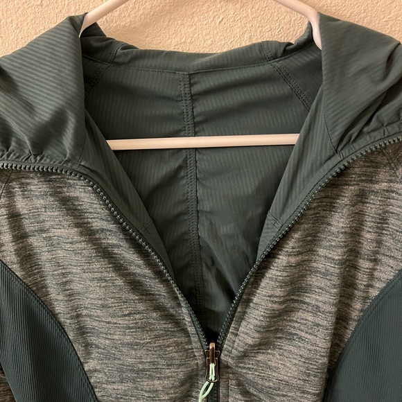 Lululemon In Flux Reversible Zip Green Jacket Size 4 - Picture 6 of 6